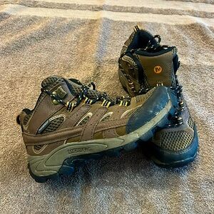 Kids Merrell Hiking Boots 🥾 Size 13.5